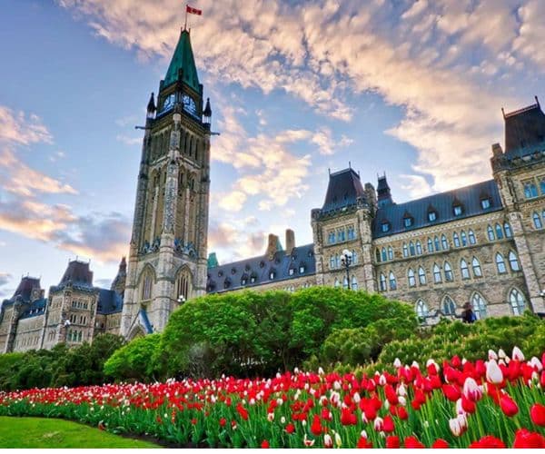 11天渥太華鬱金香節 ( 班芙 · 蒙特利爾 · 魁北克 · 渥太華 · 京士頓 · 尼加拉瀑布 · 多倫多)